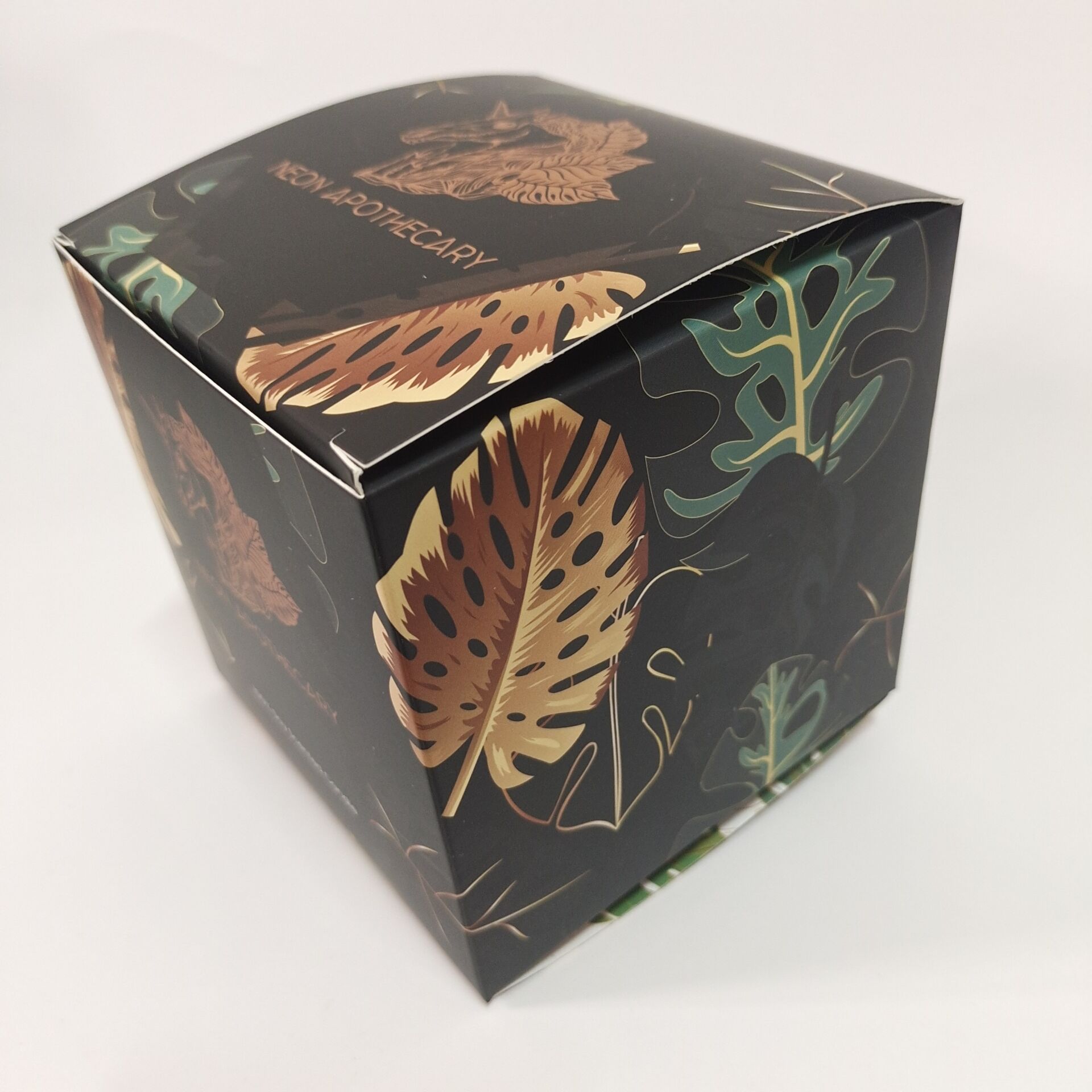 Low cost coated paper gold printed gift packaging box with logo