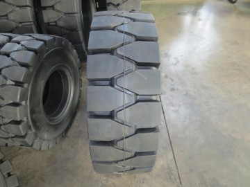 SOLID TYRES 18X7-8 CHINA TOP QUALITY RESILIENT TYRES FOR INDUSTRIAL USE