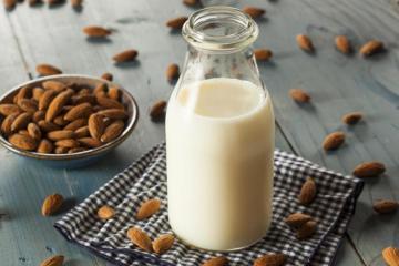 almond milk/drink with many  benefits