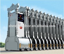 Automatic folding gate