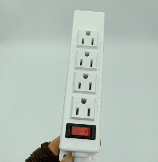 Tomacorriente para montaje en escritorio Desk Mounted Power Outlet
