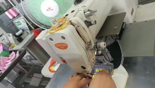 Macchina per cucire automatica computerizzata modello CNC industriale
