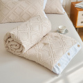 掛け布団の寝具セットは、夏のシーズンの薄い詰め物セットをセットします