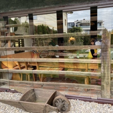 Frameless Folding Glass Window System for Balcony Glazing