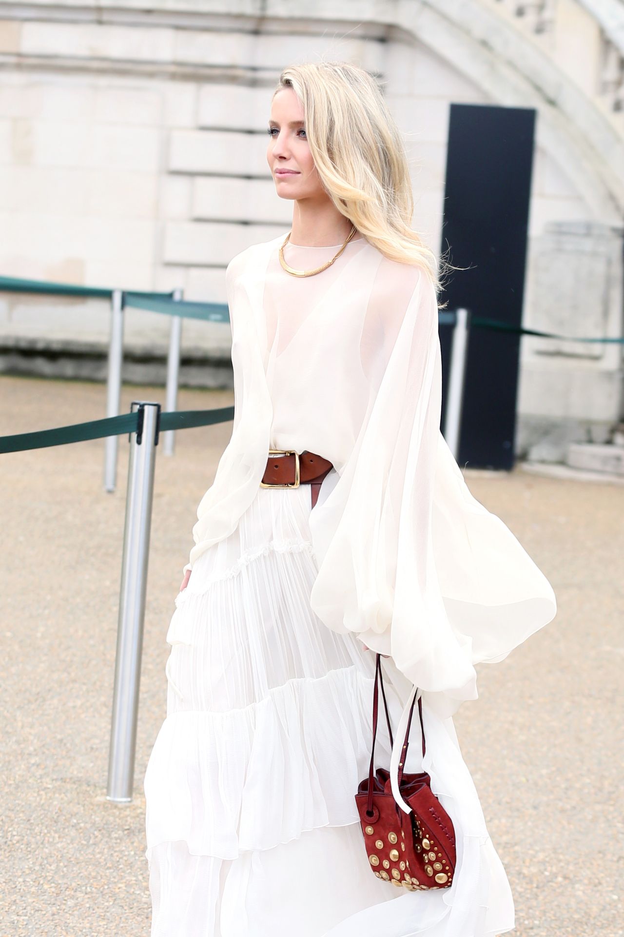 annabelle wallis at chloe show paris fashion week womenswear fall winter 2016-2017