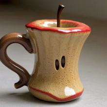 Creative Apple-Shaped Mug - Unique Drinkware