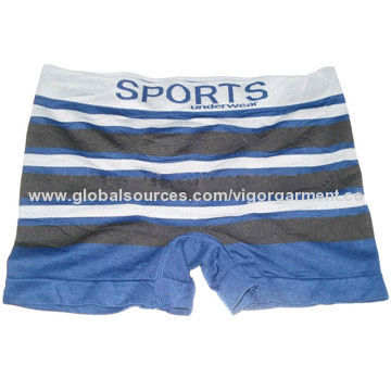 Seamless men's boxer briefs, 95% polyester & 5% elastane