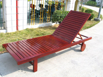 Outdoor wooden chaise longue
