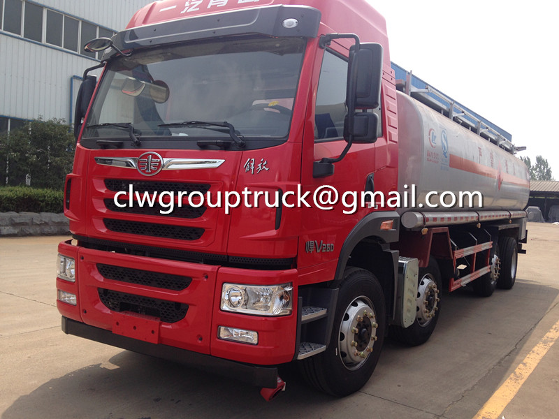 FAW 8X4 23000-26000Litres شاحنة نقل الوقود الثقيلة