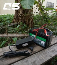 12V1A Automatic Trickle Lead acid battery Charger Storage Battery Charger