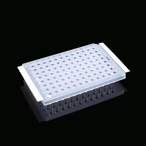 Advanced sealing film for qPCR