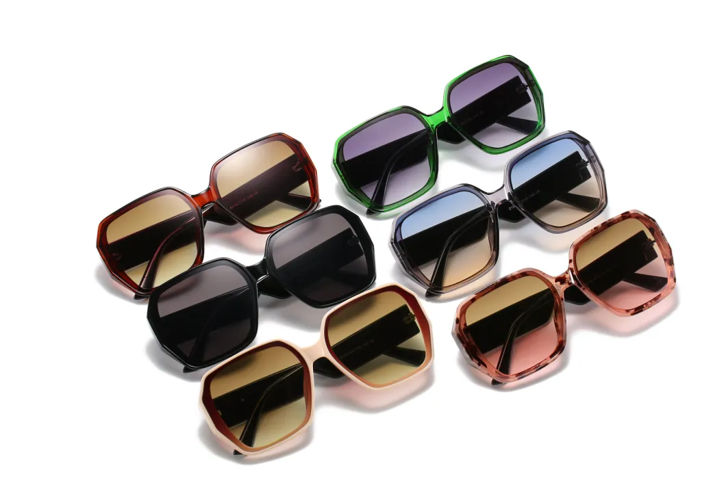 2020 Ready Made Plastic Fashion Sunglasses with Patterns