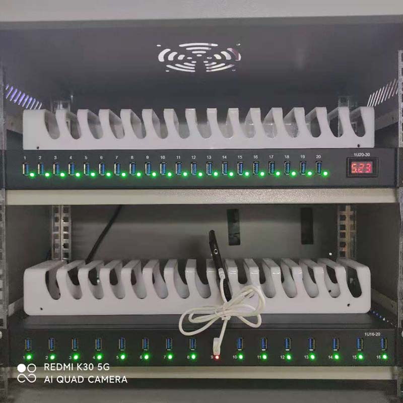 Multi-Port 16 Port USB Hub charging lights up green with LED indicators for each port. Multi-Port 16 Port USB Hub charging lights up green with LED indicators for each port.