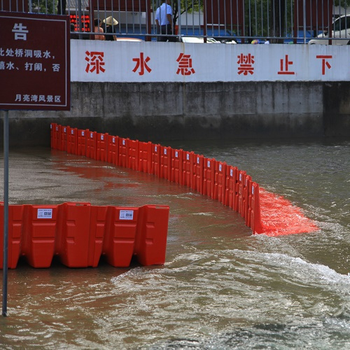 Dismountable flood barrier piece flood boxwall for bridge