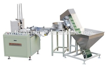 Gaskets inserting machine