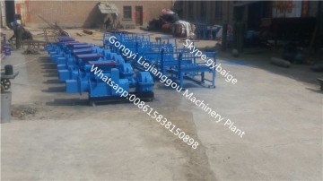 Clay brick moulding machine