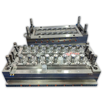 Plastic Injection Molding Manufacturer for Medical Urine Containers