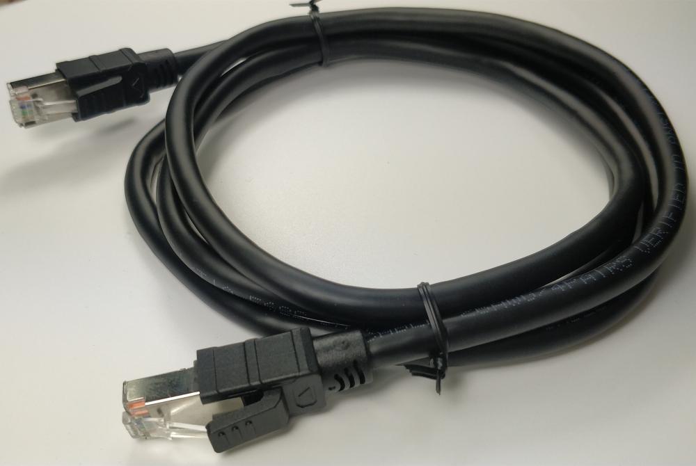 Cable Ethernet Cat 8 de 100 pies con enchufe RJ45