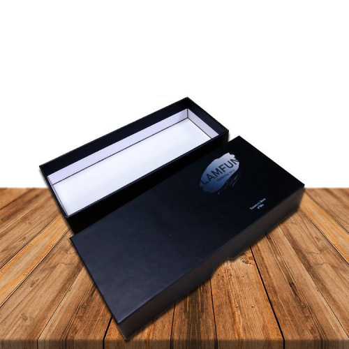 Embalaje de la camisa de regalo de regalo de papel negro rectangular