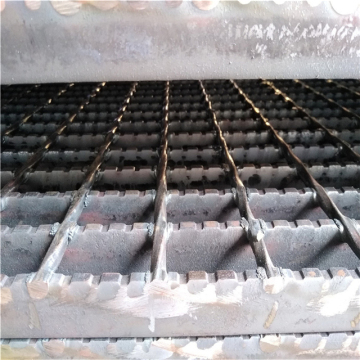 serrated steel grating panel
