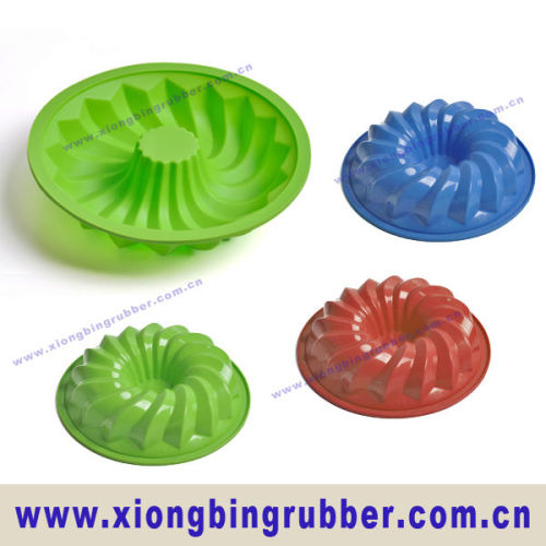 Circular silicone cake mould