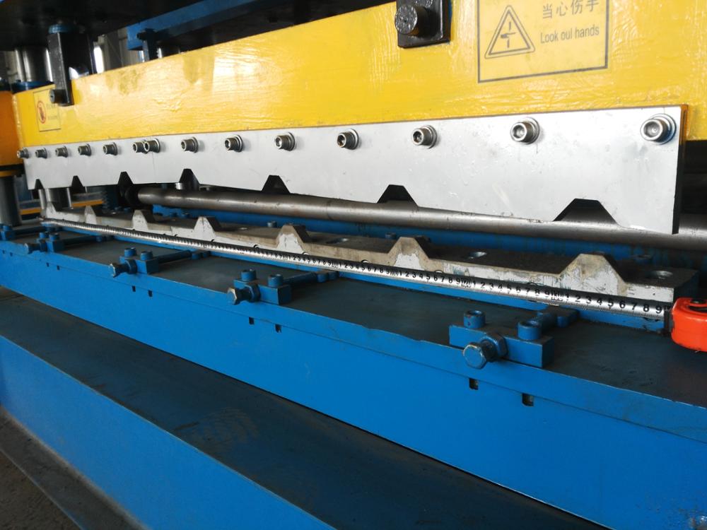 new condition metal style trapezoidal sheet roll forming machine used building material