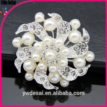 Fashion pearl rhinestone brooch, metal flower brooch pin