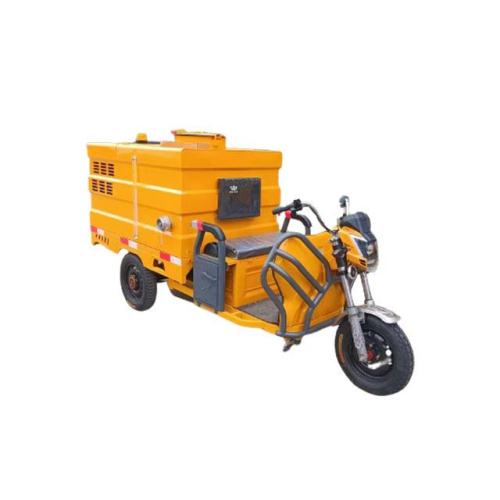 small three-wheel high-pressure cleaning truck