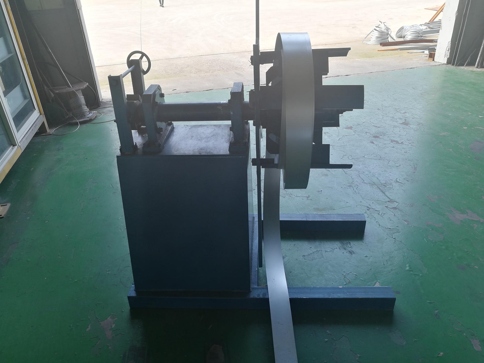 Press stud machine