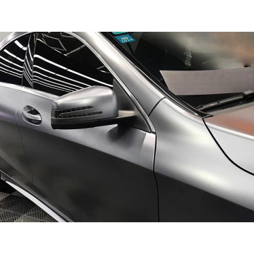 атласный металлический титановый серый автомобиль