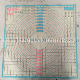 Tapis de pâtisserie en silicone avec des mesures