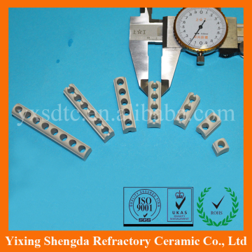 Insulating steatite ceramic parts