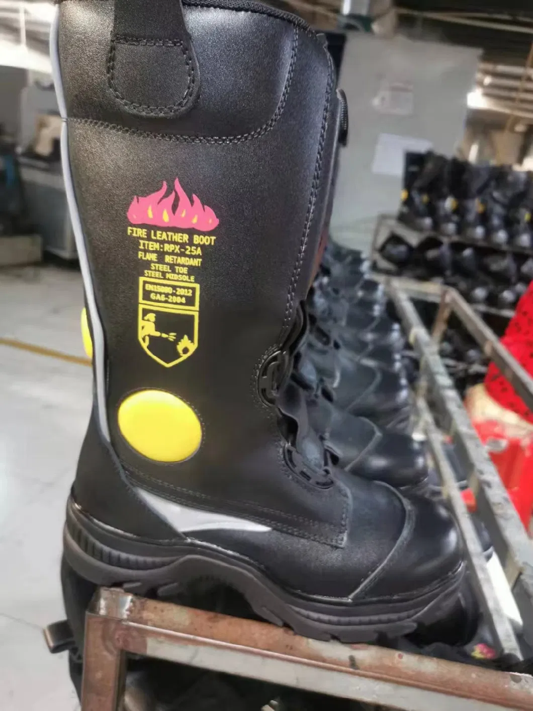 Osobisty sprzęt ochrony przeciwpożarowej czarne skórzane buty