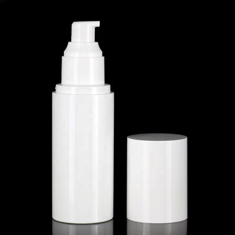 यात्रा सफेद प्लास्टिक लोशन पंप की बोतल