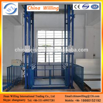 Guide rail hydraulic goods lifting platform