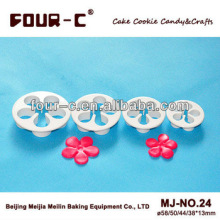 Plastic daisy sugar craft cookie cutter