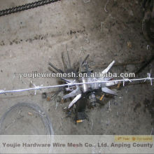high quality galvanized bared mesh barbed wire fence