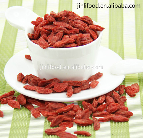 China 2015 crops bulk sale dried red color goji berry