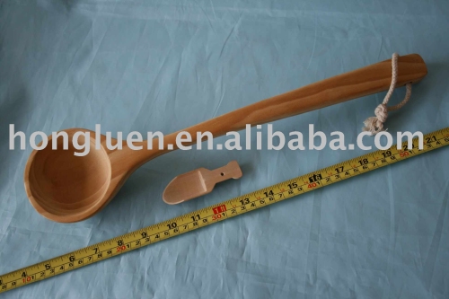 China Supplier Kitchen Tools Long Handle Cheap Wooden Spoon