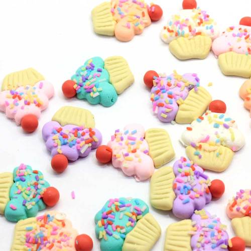 Nouvelle arrivée 24 * 28 MM perles de gâteau en argile polymère Kawaii argile arrose Cupcake Cabochons centre d&#39;arc de cheveux bricolage - 100 pièces / sac