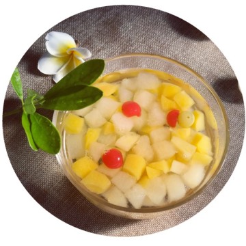 premium canned tropical fruit cocktail