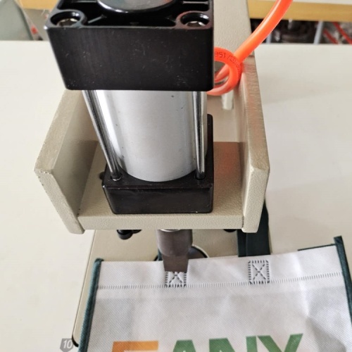 Non-woven Bag Handle Ultrasonic Punching Machine