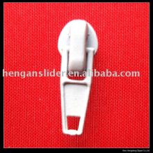 Auto lock zipper slider