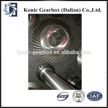 Heavy duty right angle transmission bevel gear reduction