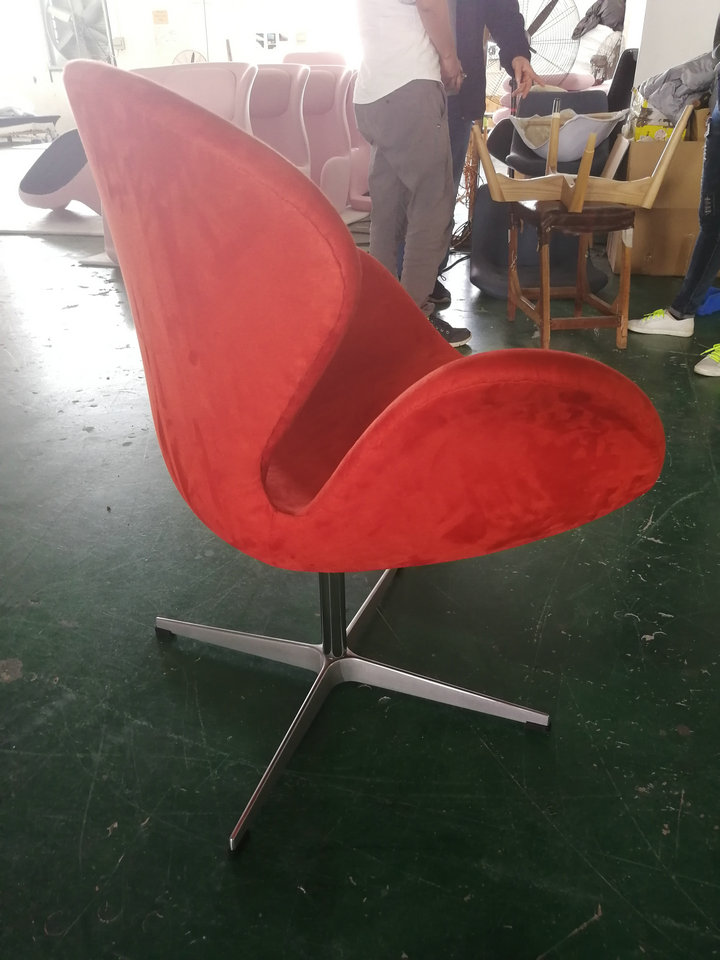 Swan chair reproduction