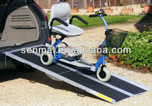 Aluminium tri-folding foldable car loading ramp