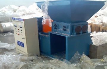 Industrial Double Shaft Shredder Low Speed , Waste Shredding Machines