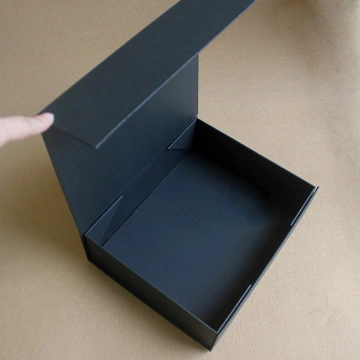 แฮนด์เมดกล่องของขวัญสีดำพับพร้อมฝาแม่เหล็ก