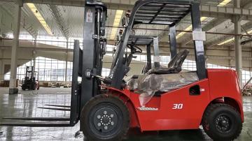 Reliable Electric Forklifts at Affordable Rates