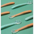 Anpassad Gum-Friendly Silicone Training Feeding Spoon